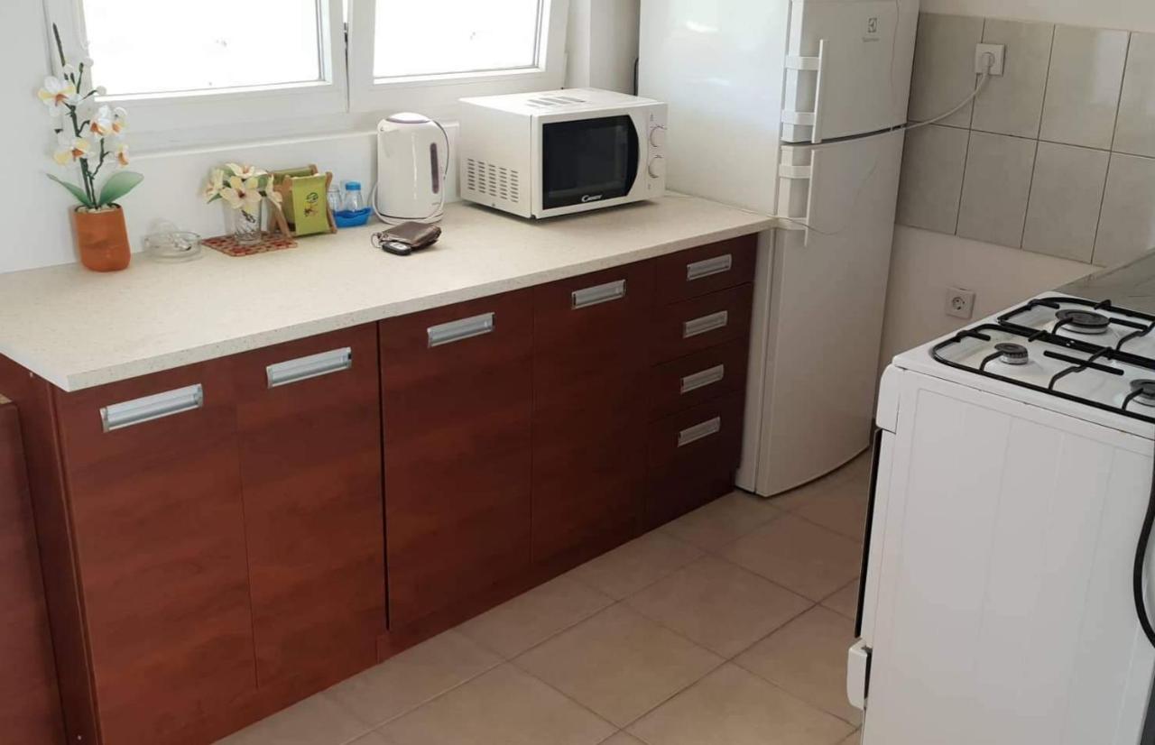 Apartmani Samanta Vir Exteriör bild