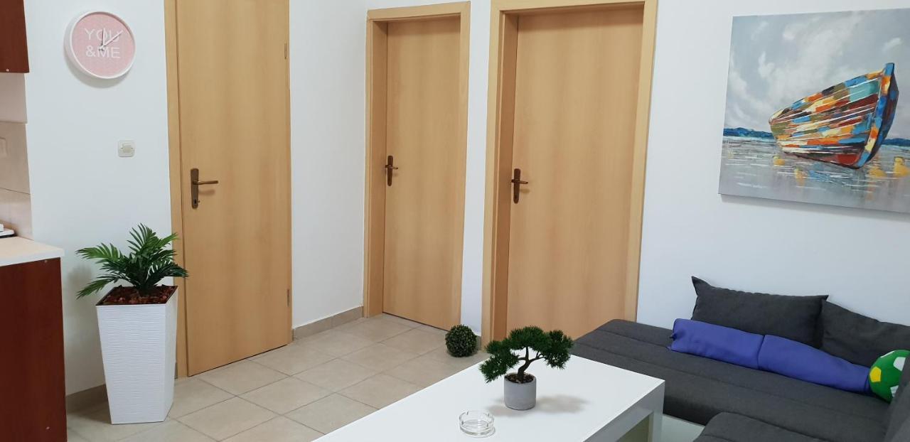 Apartmani Samanta Vir Exteriör bild