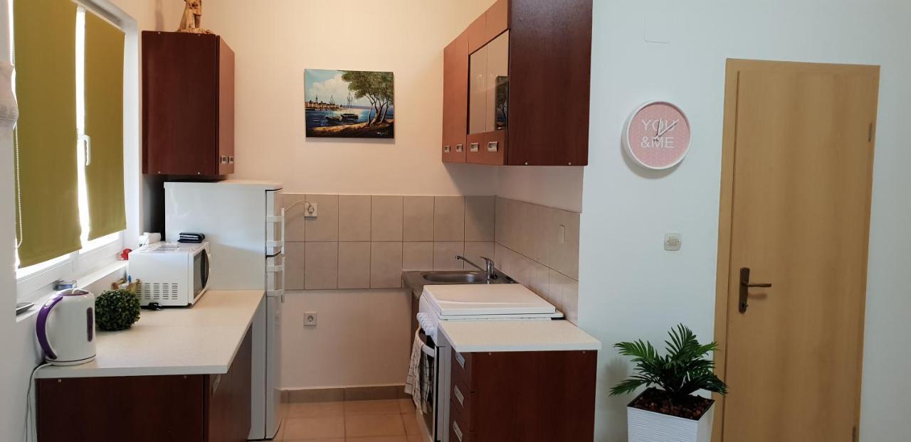 Apartmani Samanta Vir Exteriör bild